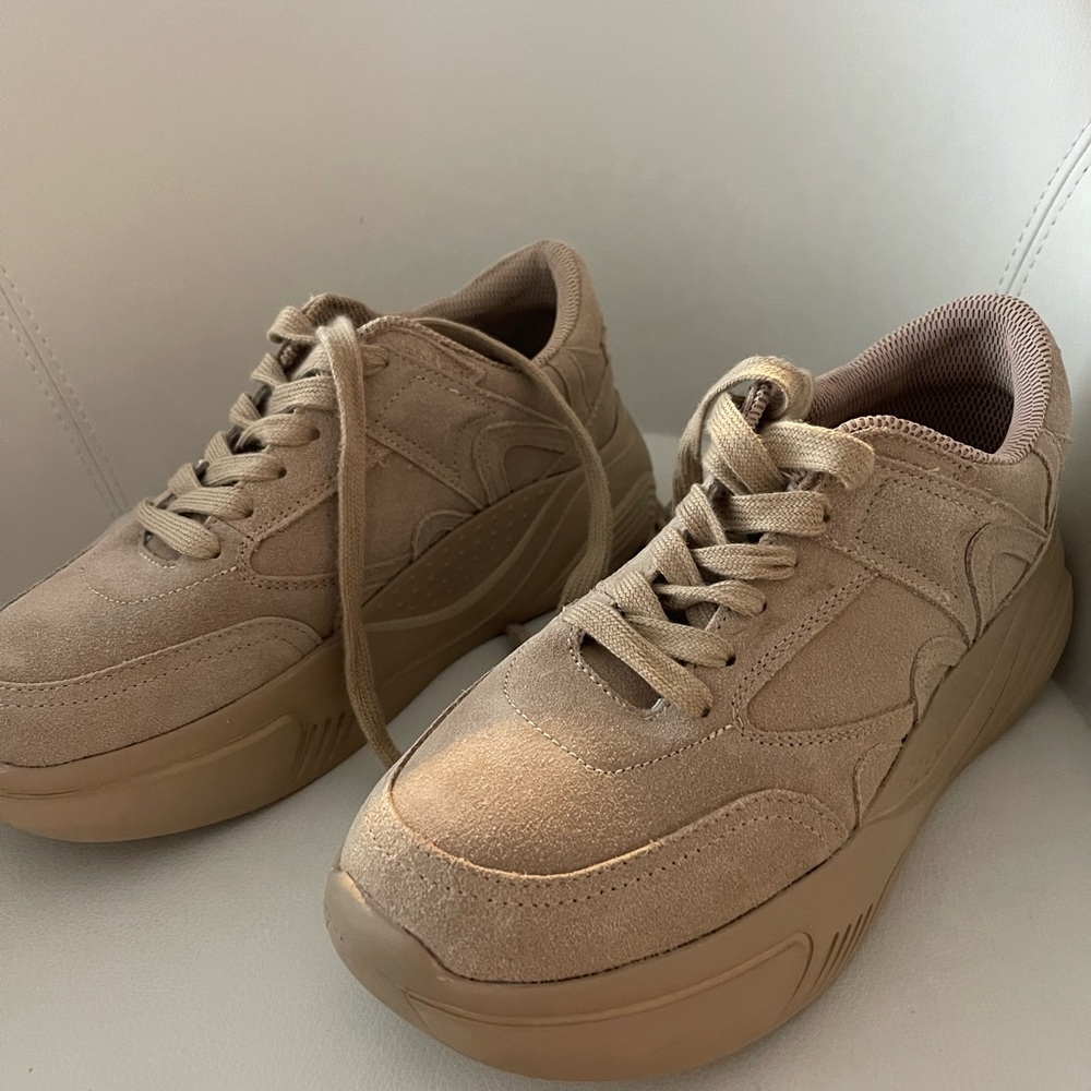 Size 9 Zara Nude Chunky Sneakers